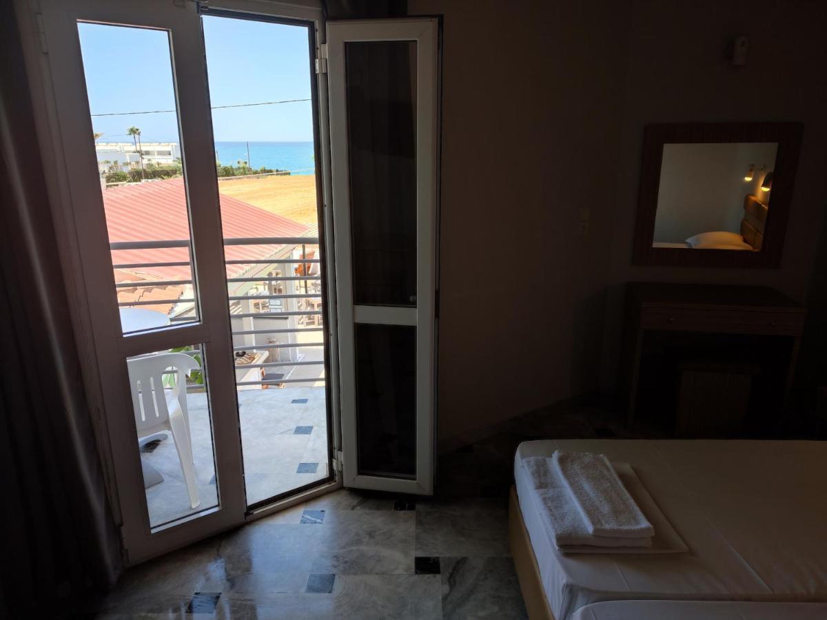 Banana Moon Apart otel Adelianos Kampos Dış mekan fotoğraf